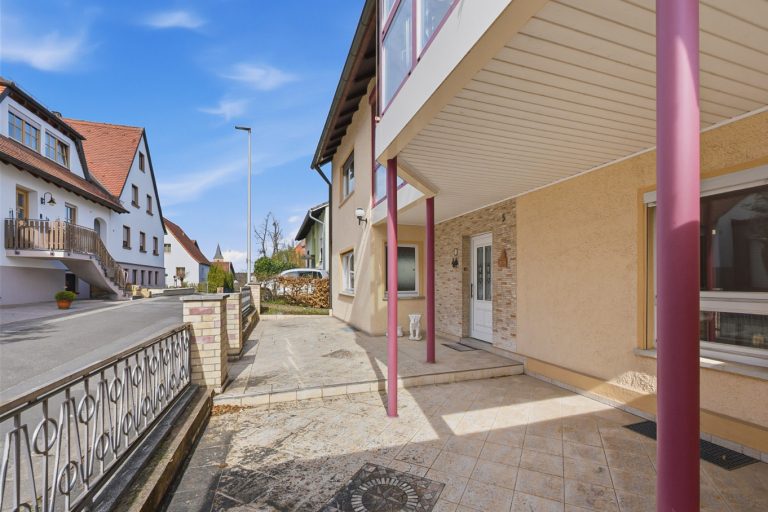 Immobilienangebot - Bischberg - Alle - Großzügiges Zweifamilienhaus in Bischberg