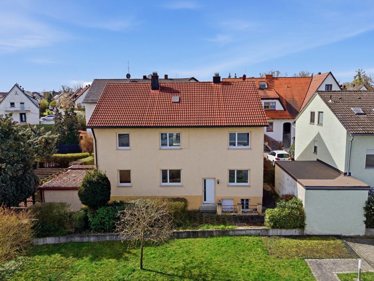 Immobilienangebot - Bischberg - Alle - Großzügiges Zweifamilienhaus in Bischberg