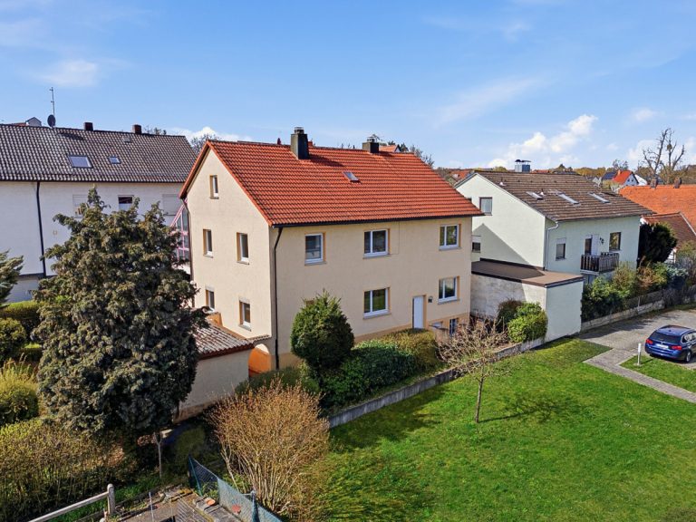 Immobilienangebot - Bischberg - Alle - Großzügiges Zweifamilienhaus in Bischberg
