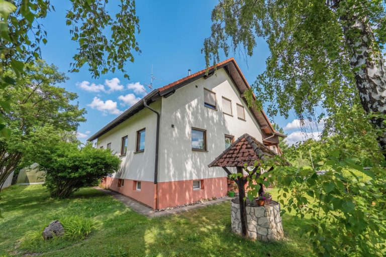 Immobilienangebot - Rattelsdorf - Alle - Gepflegtes Zweifamilienhaus in schöner Ortsrandlage von Rattelsdorf