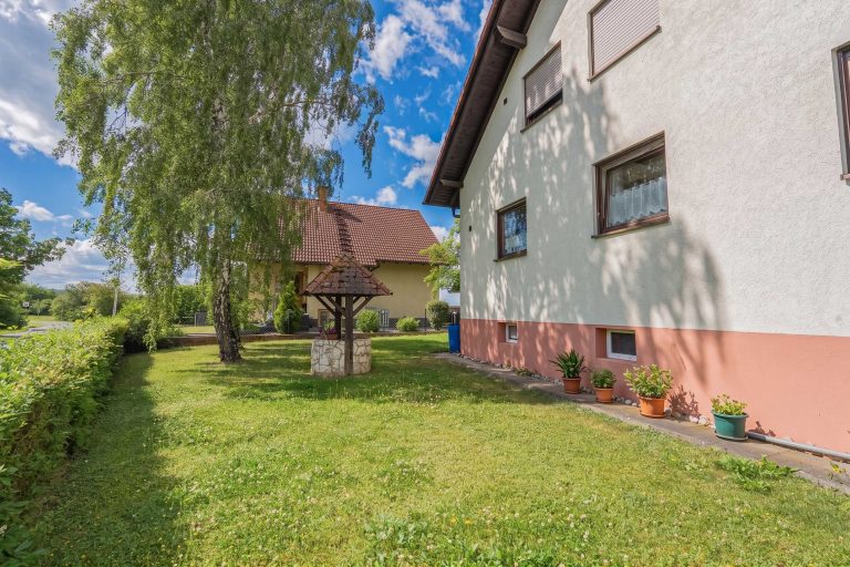 Immobilienangebot - Rattelsdorf - Alle - Gepflegtes Zweifamilienhaus in schöner Ortsrandlage von Rattelsdorf