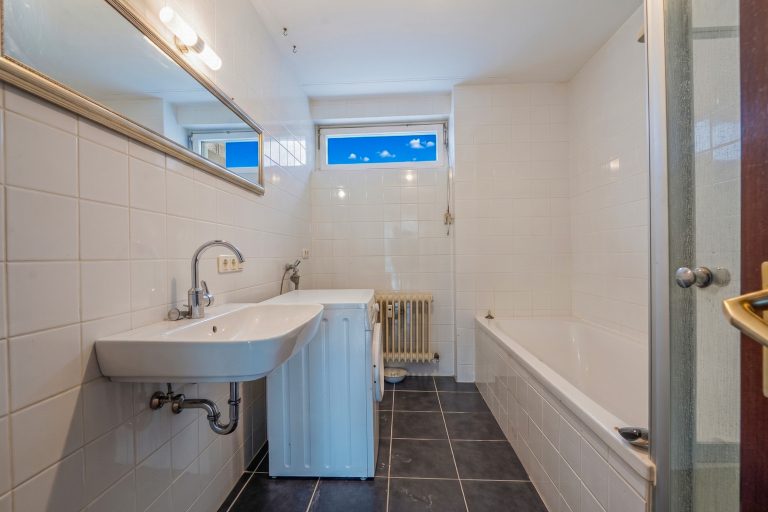 Immobilienangebot - Eltmann - Alle - Ein Ort für Visionen - Gebäudeensemble in traumhafter Lage unterhalb der Wallburg