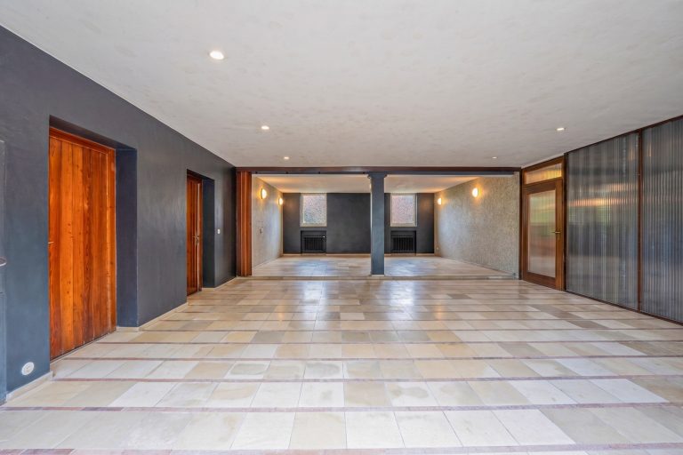 Immobilienangebot - Eltmann - Alle - Ein Ort für Visionen - Gebäudeensemble in traumhafter Lage unterhalb der Wallburg