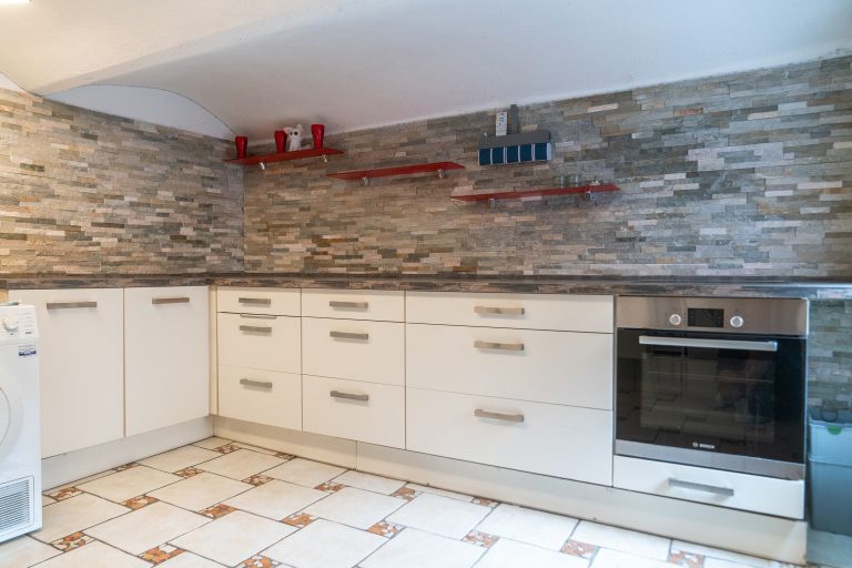 Immobilienangebot - Kemmern - Alle - Einfamilienhaus mit ausgebauter Scheune in schöner Randlage von Kemmern