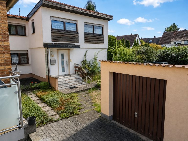 Immobilienangebot - Bamberg - Alle - Sanierungsbedürftige Doppelhaushälfte mit Garten in Bamberg-Gartenstadt - sofort bezugsfertig
