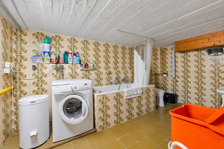 Immobilienangebot - Bamberg - Alle - Sanierungsbedürftige Doppelhaushälfte mit Garten in Bamberg-Gartenstadt - sofort bezugsfertig