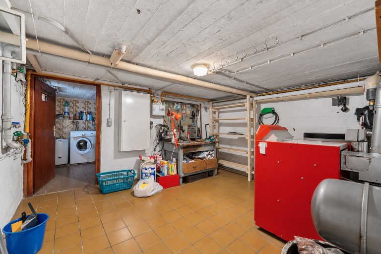 Immobilienangebot - Bamberg - Alle - Sanierungsbedürftige Doppelhaushälfte mit Garten in Bamberg-Gartenstadt - sofort bezugsfertig