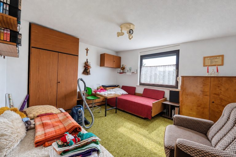 Immobilienangebot - Bamberg - Alle - Sanierungsbedürftige Doppelhaushälfte mit Garten in Bamberg-Gartenstadt - sofort bezugsfertig
