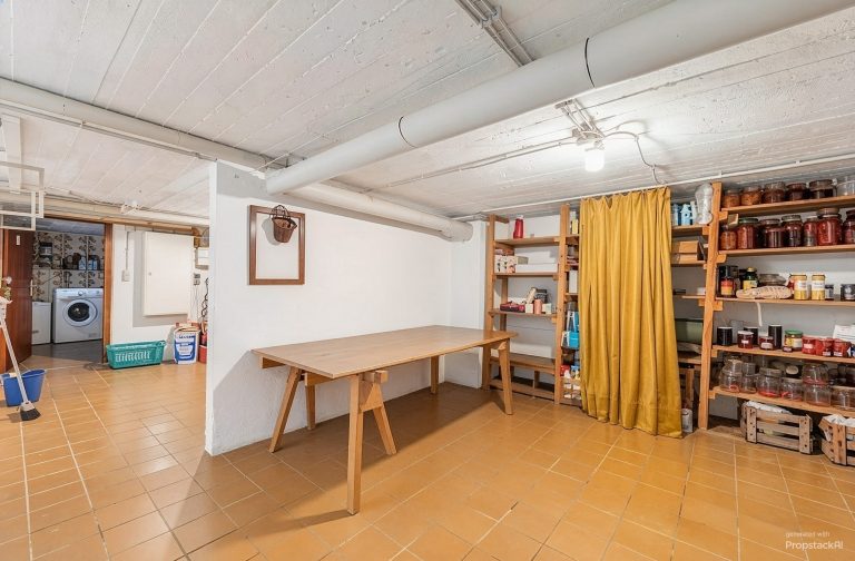 Immobilienangebot - Bamberg - Alle - Sanierungsbedürftige Doppelhaushälfte mit Garten in Bamberg-Gartenstadt - sofort bezugsfertig