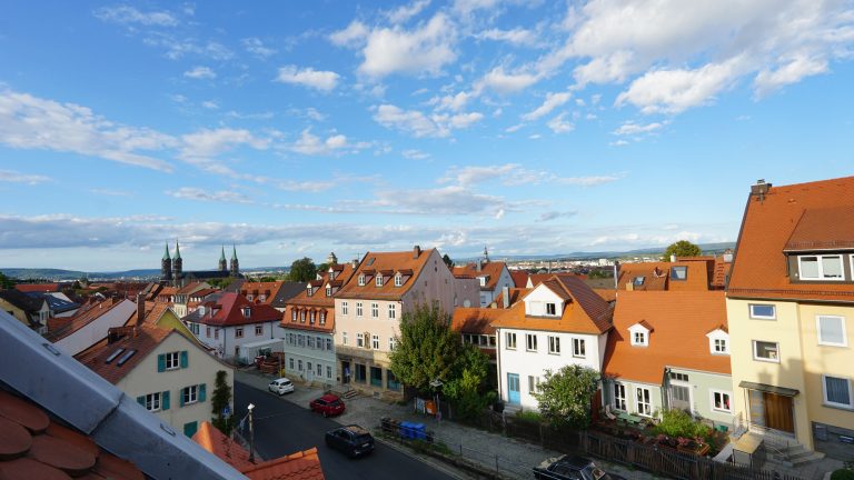 Immobilienangebot - Bamberg - Alle - Denkmalgeschütztes Reihenhaus am Kaulberg – sanierungsbedürftig und voller Gestaltungspotenzial