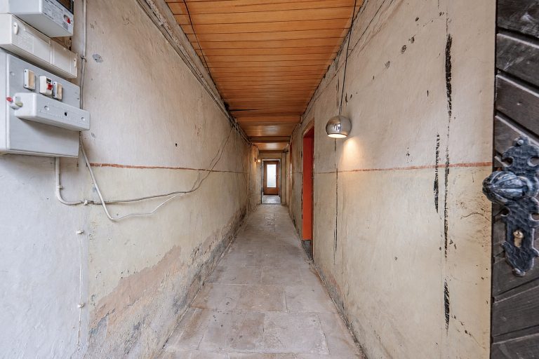 Immobilienangebot - Bamberg - Alle - Denkmalgeschütztes Reihenhaus am Kaulberg – sanierungsbedürftig und voller Gestaltungspotenzial