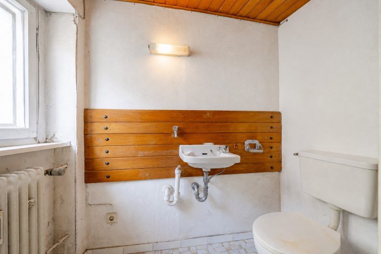 Immobilienangebot - Bamberg - Alle - Denkmalgeschütztes Reihenhaus am Kaulberg – sanierungsbedürftig und voller Gestaltungspotenzial