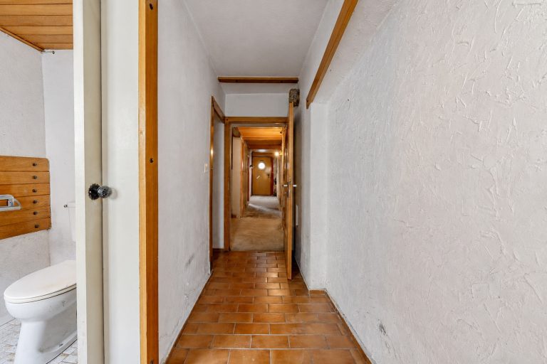 Immobilienangebot - Bamberg - Alle - Denkmalgeschütztes Reihenhaus am Kaulberg – sanierungsbedürftig und voller Gestaltungspotenzial