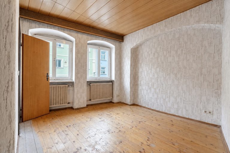 Immobilienangebot - Bamberg - Alle - Denkmalgeschütztes Reihenhaus am Kaulberg – sanierungsbedürftig und voller Gestaltungspotenzial
