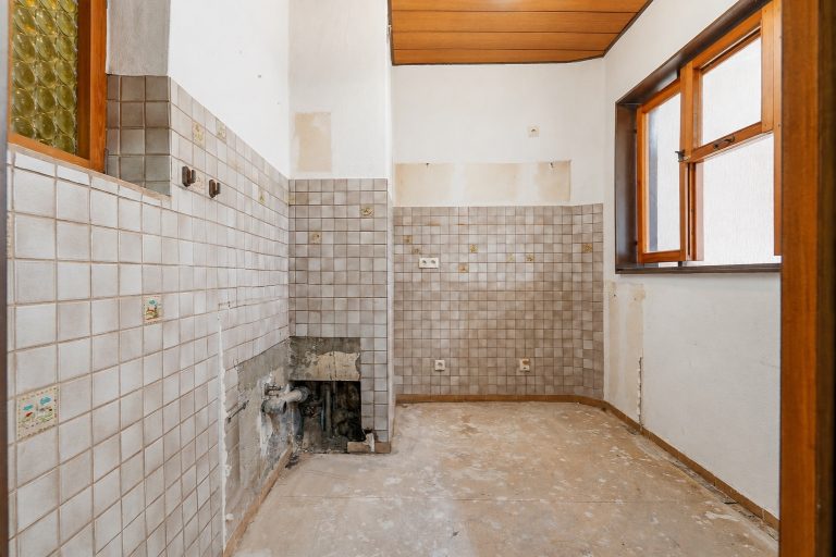 Immobilienangebot - Bamberg - Alle - Denkmalgeschütztes Reihenhaus am Kaulberg – sanierungsbedürftig und voller Gestaltungspotenzial