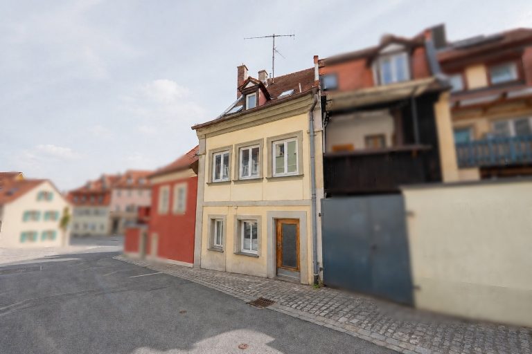 Immobilienangebot - Bamberg - Alle - Denkmalgeschütztes Reihenhaus am Kaulberg – sanierungsbedürftig und voller Gestaltungspotenzial
