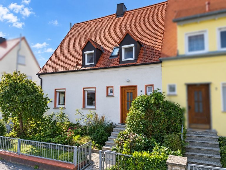 Immobilienangebot - Memmelsdorf - Alle - Doppelhaushälfte mit idyllischem Garten in Memmelsdorf