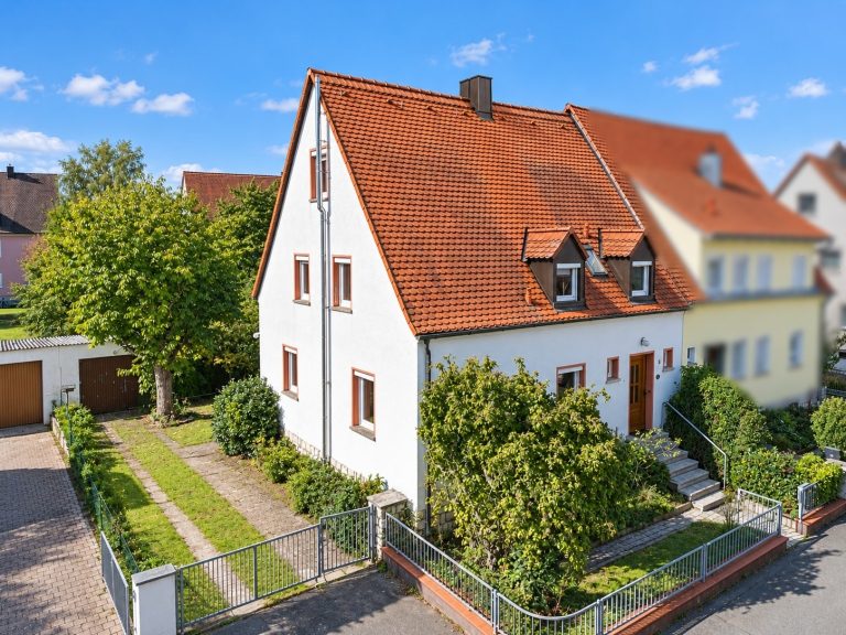 Immobilienangebot - Memmelsdorf - Alle - Doppelhaushälfte mit idyllischem Garten in Memmelsdorf