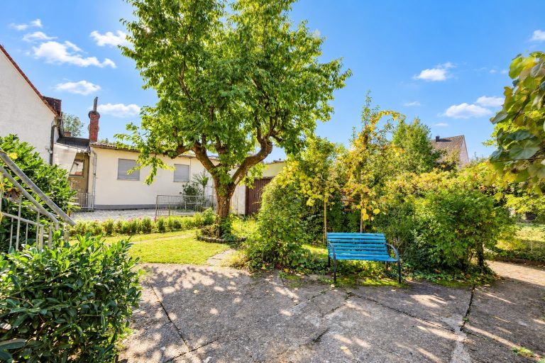 Immobilienangebot - Memmelsdorf - Alle - Doppelhaushälfte mit idyllischem Garten in Memmelsdorf