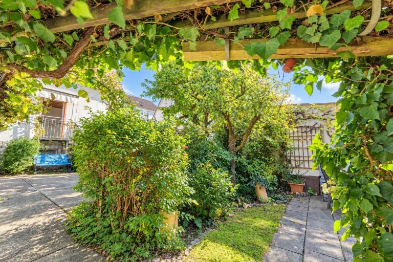 Immobilienangebot - Memmelsdorf - Alle - Doppelhaushälfte mit idyllischem Garten in Memmelsdorf