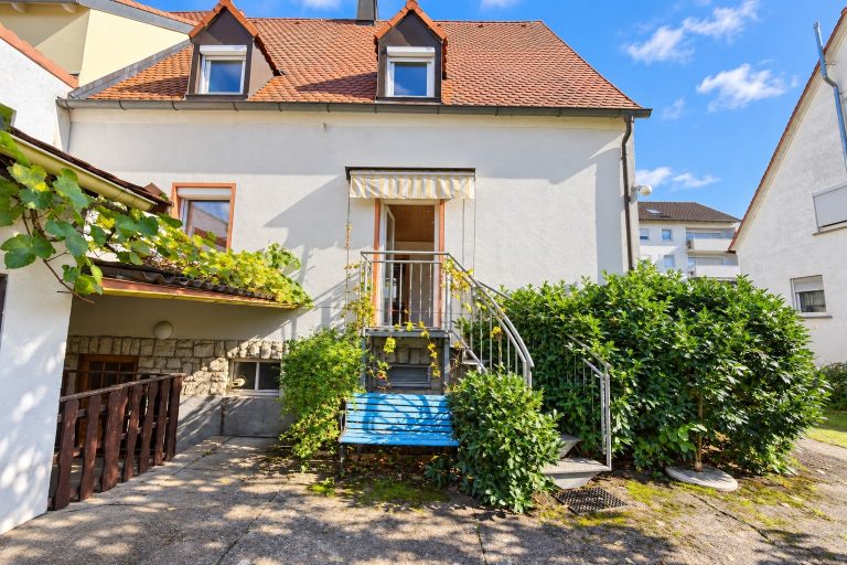 Immobilienangebot - Memmelsdorf - Alle - Doppelhaushälfte mit idyllischem Garten in Memmelsdorf