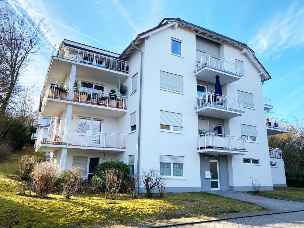 Immobilienangebot - Coburg - Alle - Attraktive Eigentumswohnung mit neuer EBK, Balkon und Aufzug in Coburg