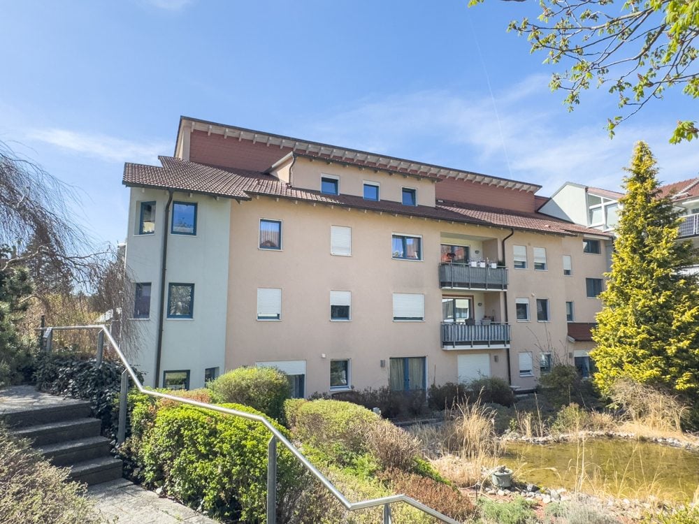 Immobilienangebot - Coburg - Alle - Helle 4-Zimmer-Wohnung mit Dachterrasse, Balkon, Einbauküche und Stellplatz in gepflegter Anlage