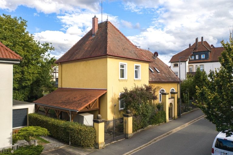 Immobilienangebot - Lichtenfels - Alle - Frisch sanierte 2-Zimmer Wohnung mit moderner Einbauküche in Lichtenfels-Zentrum