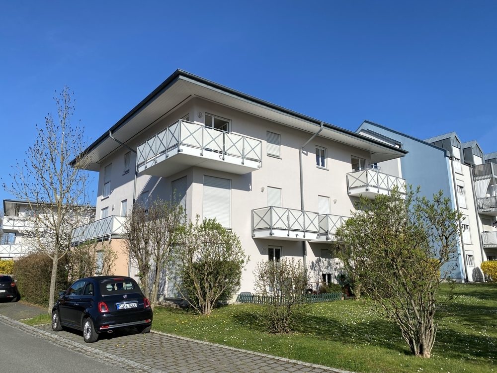 Immobilienangebot - Dörfles-Esbach - Alle - Traumhafter Weitblick! Helle 2-Zimmer-Wohnung mit Balkon und STP in Dörfles-Esbach