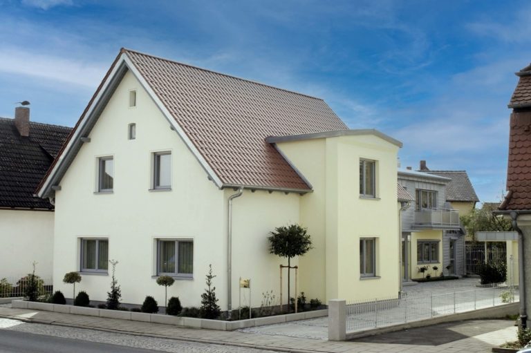 Immobilienangebot - Hirschaid - Alle - Modernisiertes Wohn- und Geschäftshaus mit vielfältigen Nutzungsmöglichkeiten zentral in Hirschaid