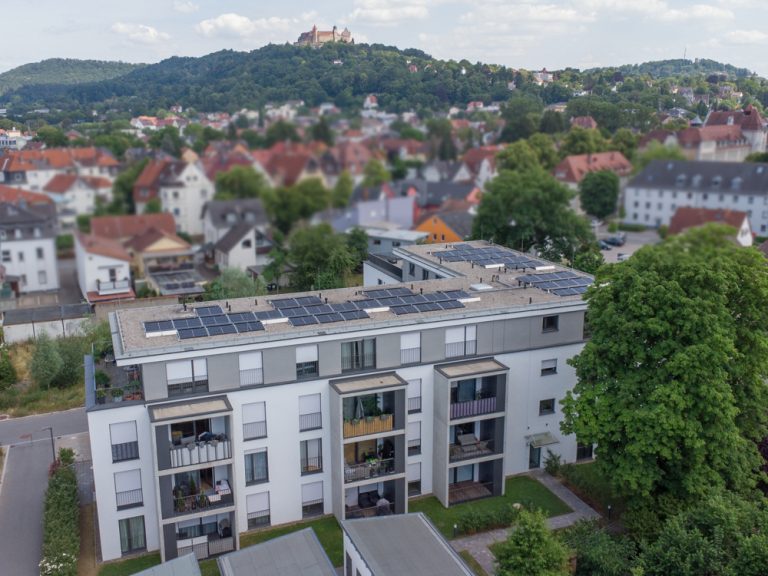 Immobilienangebot - Coburg - Alle - Großzügige Neubauwohnung von Privat mit 4 Zimmern, Balkon, Stellplatz und Aufzug