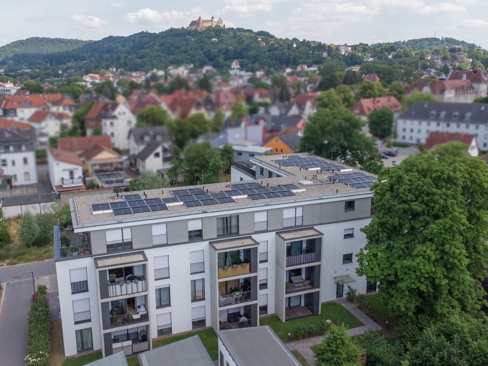 Immobilienangebot - Coburg - Alle - Großzügige Neubauwohnung von Privat mit 4 Zimmern, Balkon, Stellplatz und Aufzug