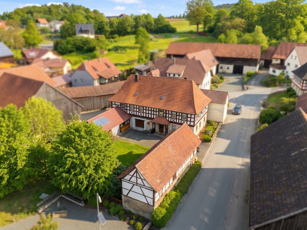 Immobilienangebot - Hochstadt am Main / Wolfsloch - Alle - RESERVIERT Charmantes Fachwerkhaus mit viel Platz für die Familie und historischem Charakter