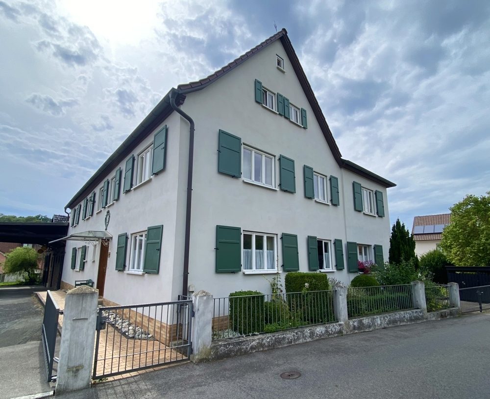 Immobilienangebot - Coburg - Alle - Schöne 2,5- Zimmer- Wohnung mit Logia und Garten in Coburg- Neuses