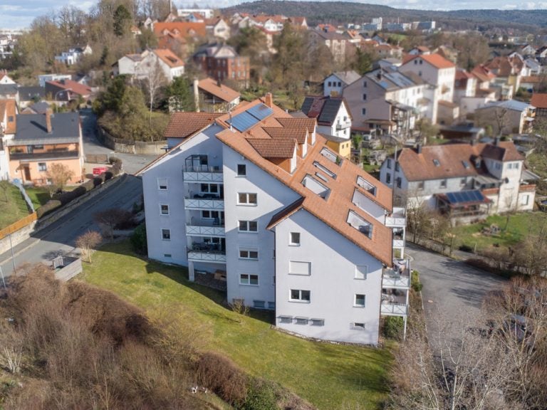 Immobilienangebot - Lichtenfels - Alle - Erstbezug nach Sanierung – Moderne 2-Zimmer-Wohnung mit Terrasse, Aufzug und KFZ-Stellplatz