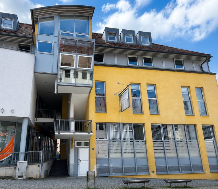 Immobilienangebot - Schleusingen - Alle - Frisch renovierte Wohnung in zentraler Innenstadtlage von Schleusingen