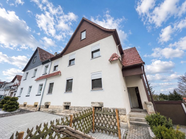 Immobilienangebot - Coburg - Alle - Renovierte, ruhig gelegene 3-Zimmer Wohnung mit Stellplatz und Garten