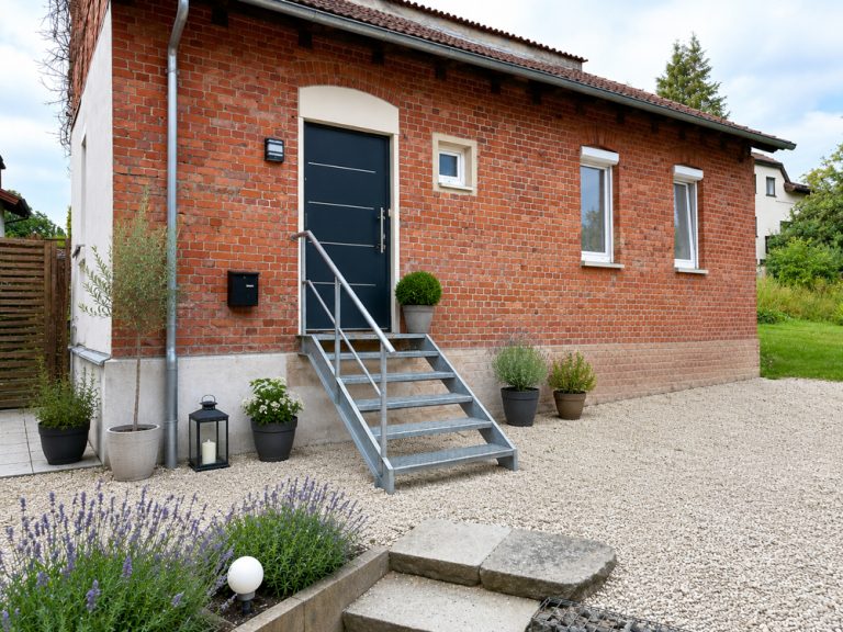 Immobilienangebot - Coburg - Alle - Modernes Einzimmerhäuschen mit Terrasse und Gartennutzung – ideal für Studenten