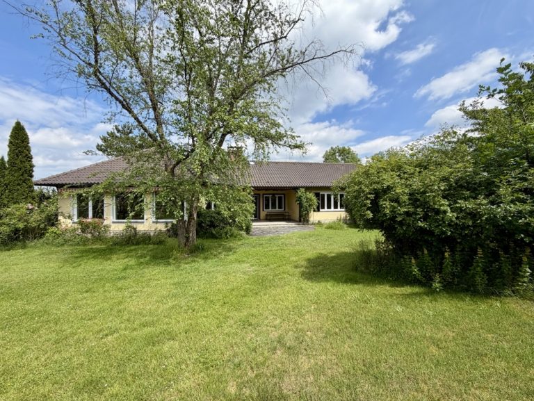 Immobilienangebot - Coburg - Alle - Repräsentative Wohnung mit großem Gartenanteil