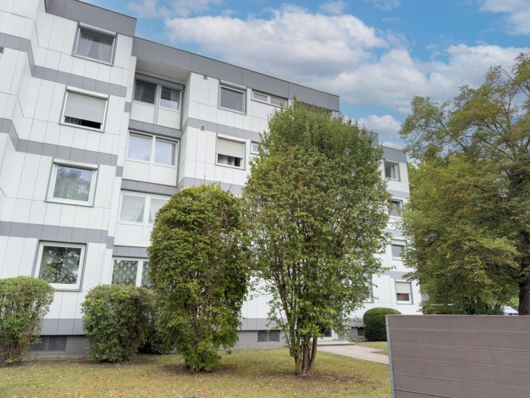 Immobilienangebot - Coburg - Alle - Großzügiges Wohnen für die ganze Familie – 4 Zimmer, hochwertige Küche, Balkon & Stellplatz