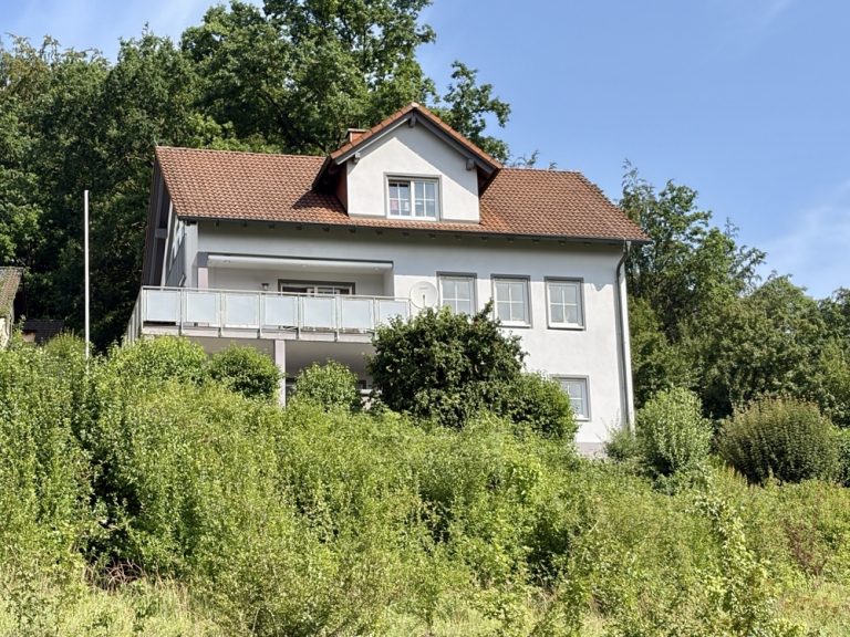 Immobilienangebot - Rödental - Alle - Einfamilienhaus mit Doppelgarage in Toplage von Rödental
