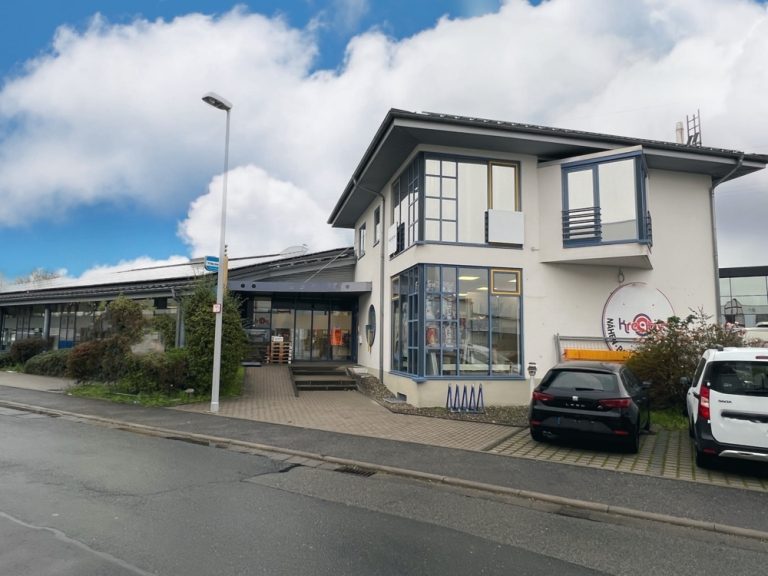 Immobilienangebot - Dörfles-Esbach - Alle - Büro und Lagerfläche mit Rampe und Lastenaufzug  ideal für Handwerks- oder Einzelhandelsbetriebe in sehr guter Verkehrsanbindung