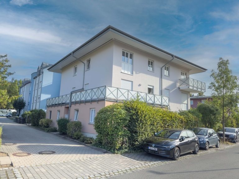 Immobilienangebot - Dörfles-Esbach - Alle - Modernes 1-Zimmer-Appartement mit Terrasse und Stellplatz in Dörfles-Esbach