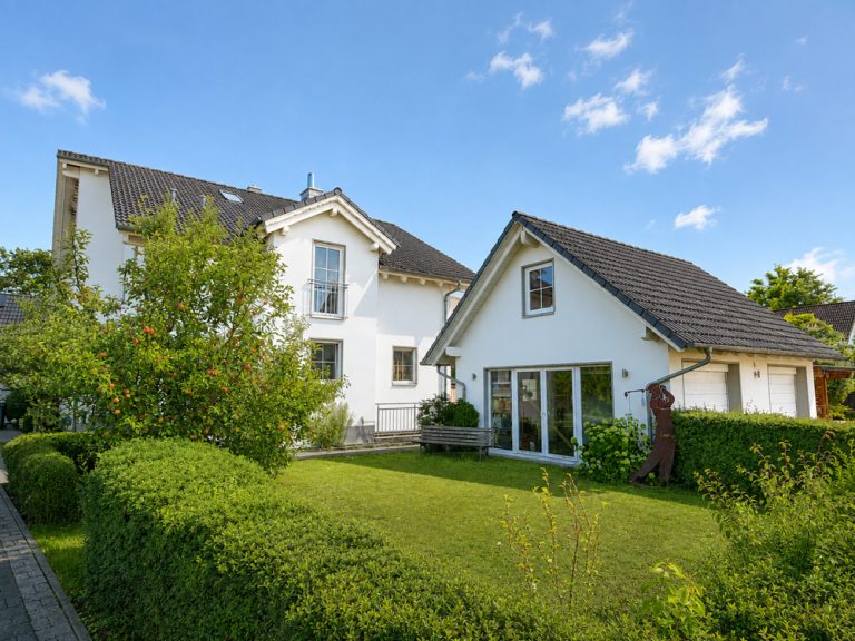Immobilienangebot - Coburg / Beiersdorf - Alle - Moderne Doppelhaushälfte mit Einliegerwohnung