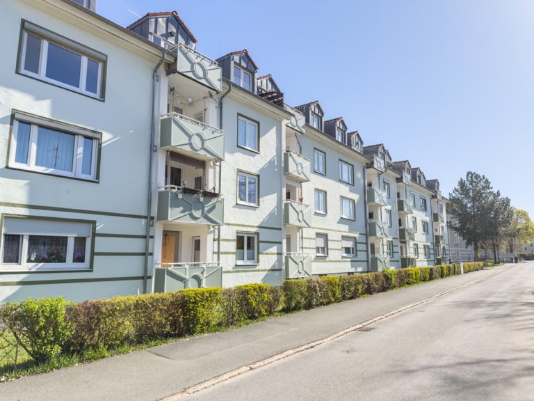 Immobilienangebot - Coburg - Alle - Gut geschnittene 2-Zimmer-Wohnung mit Balkon und Tiefgaragenstellplatz