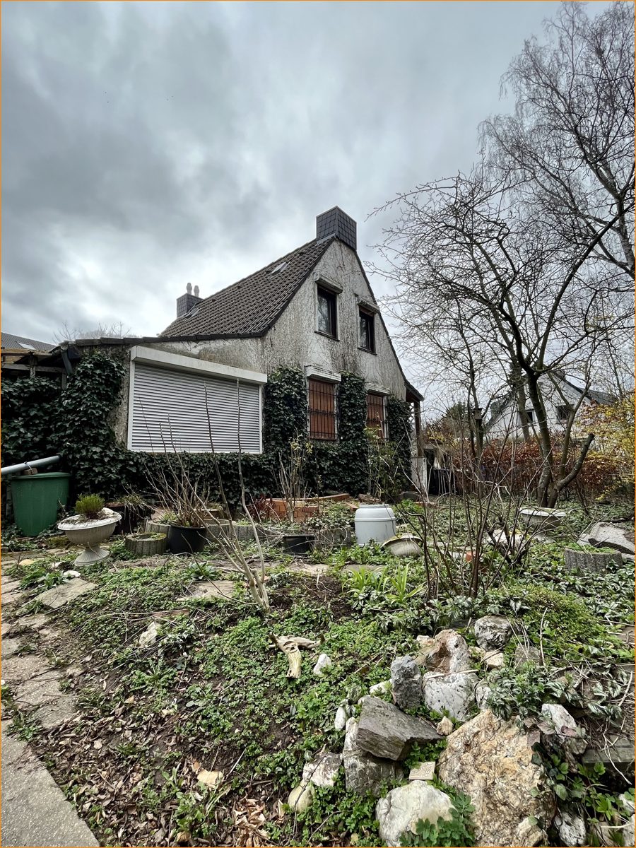 Immobilienangebot - Aachen - Grundstücke - großzügiges Grundstück mit sanierungsbed. Einfamilienhaus - Bebauung nach § 34 BauGB