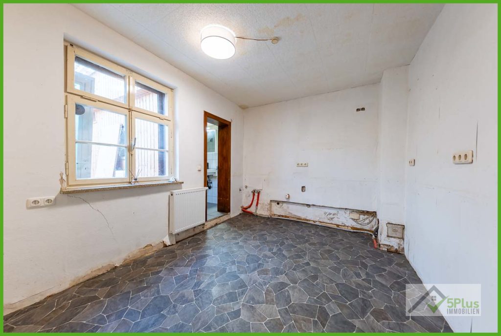 Immobilienangebot - Linnich / Welz - Alle - ++ 5PLUS + HANDWERKER AUFGEPASST + SANIERUNGSBEDÜRFTIGES REIHENHAUS IN LINNICH-WELZ ++