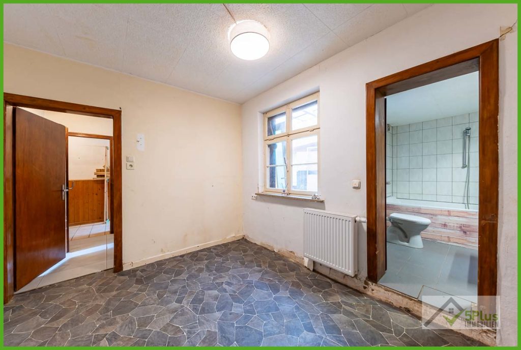 Immobilienangebot - Linnich / Welz - Alle - ++ 5PLUS + HANDWERKER AUFGEPASST + SANIERUNGSBEDÜRFTIGES REIHENHAUS IN LINNICH-WELZ ++