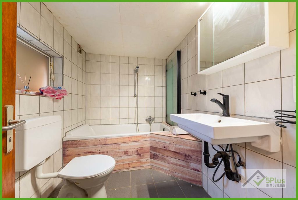 Immobilienangebot - Linnich / Welz - Alle - ++ 5PLUS + HANDWERKER AUFGEPASST + SANIERUNGSBEDÜRFTIGES REIHENHAUS IN LINNICH-WELZ ++