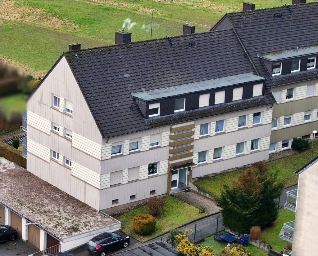 Immobilienangebot - Stolberg (Rheinland) - Alle - Mehrfamilienhaus mit Garagen und Stellplätzen in Stolberg-Büsbach